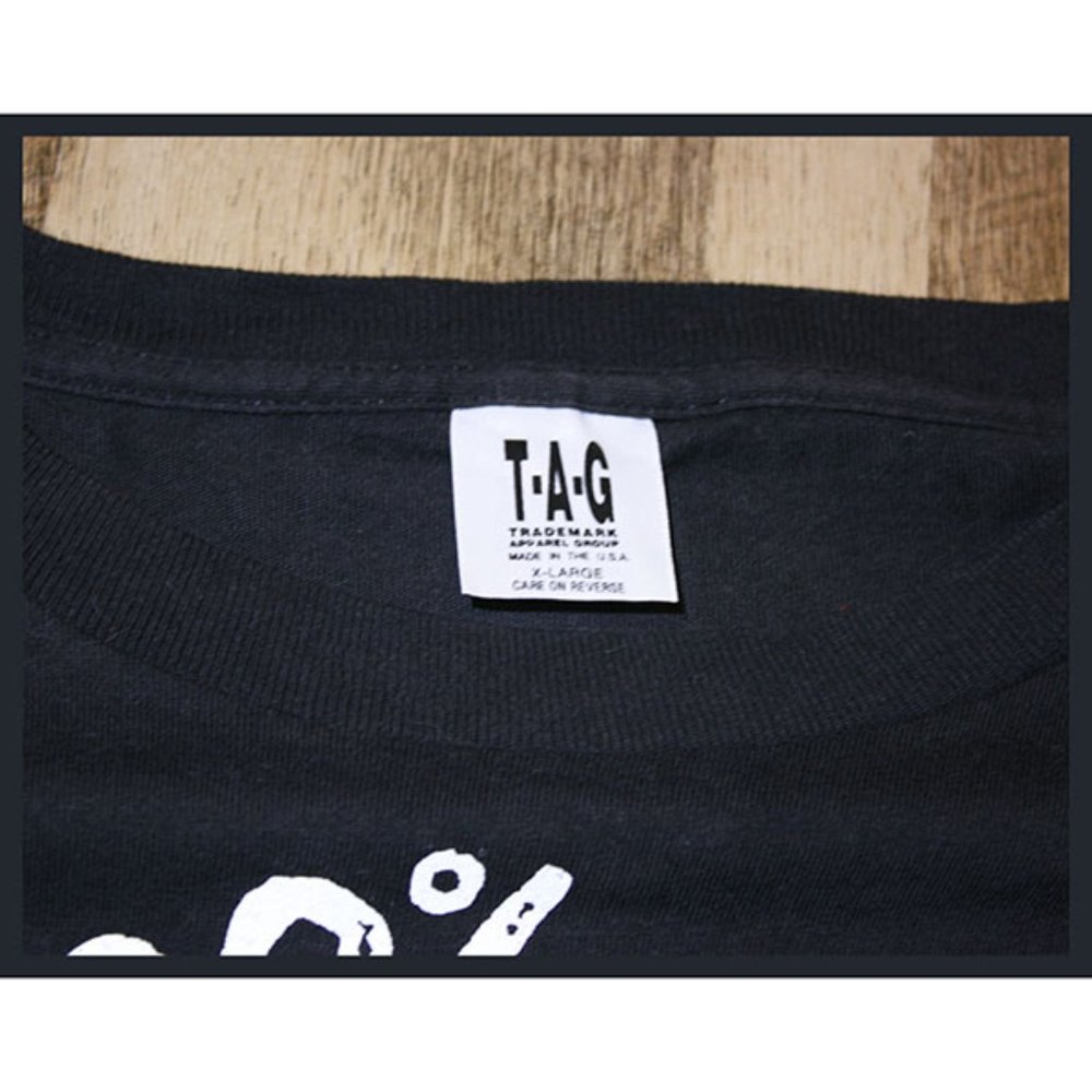 vintage 1990s Tazmanian Devil black T.A.G. t-shirt - size XL - Picture 3 of 3
